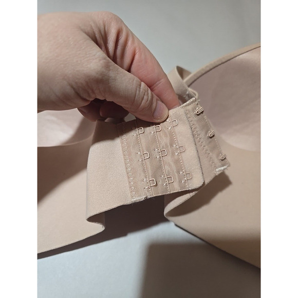 Anne Klein Beige Full Coverage Adjustable Straps Underwire T-Shirt Bra Size 40C - Picture 3 of 4